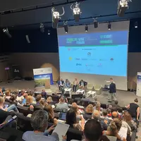 Les échanges ont eu lieu sur la thématique du réchauffement climatique, qui modifie le profil des vins effervescents.