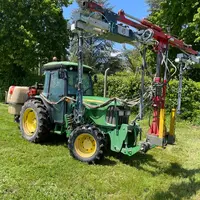 Jean-Yves Aubin a adapté une rampe Wulp Viti sur une ancienne désherbeuse. Sa configuration traite deux rangs entiers simultanément.