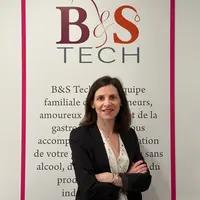 Hortense Brière, directrice business development chez B&S Tech, a fondé avec Sébastien Thomas, co-fondateur de Moderato, un collectif sur les vins no-