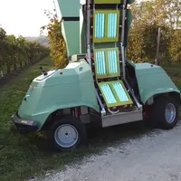 Le robot Icaro X4 de Maschio Gaspardo traite les vignes aux UV.