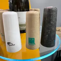 La coiffe en papier de Vipalux est une demande du Syndicat général des vignerons de Champagne pour trouver une alternative écologique aux coiffes non