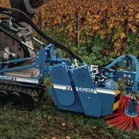 D'un poids de 150 kg, le broyeur de sarments Bropop d'Amos Industries se monte sur les chenillards.