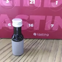 Bouteille échantillon, la Vinotte peut se doter d'une étiquette à gratter.