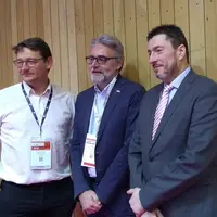 Frédéric Volle, directeur du développement de Wine Pilot, Yannick Astesana, directeur délégué d'Adelphe et Sylvain Naulin, directeur général du BIVB o