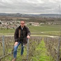 « Nous voulions que le robot puisse traiter des parcelles comme celle-ci, présentant de fortes pentes, glissantes et avec des dévers », explique Josep