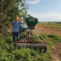 Thomas Fabre-Barthez a réalisé un semoir dans le cadre d'une formation de l'Atelier paysan.
