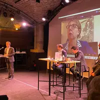 Christophe Clergeau, député européen du PS (au micro), Anne Sander, eurodéputée Les Républicains (à l'écran), Amar Bellal, du PCF (veste bleue) et Gré