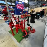 Le porte-outils interceps Humus propose un écartement hydraulique des interceps, avec une course totale de 80 cm.