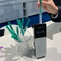 Le Lumitester Smart donne une idée de la propreté des surfaces au chai en une dizaine de secondes.