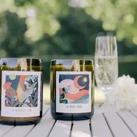 Les bougies BoTel mettent en valeur les étiquettes des vins.