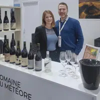 Simon Frich, directeur du domaine du Météore, dans l'Hérault, participe à des salons. En 2024, tous ses nouveaux clients