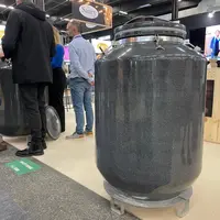 Jarre en granit au salon Vinitech.