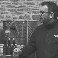 <em class="placeholder">

    Print

David Croix, viticulteur sur 8 ha au Domaine des Croix, à Beaune, en Côte-d’Or</em>