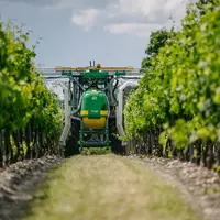 Pulvérisateur avec panneaux récupérateurs Dagnaud
