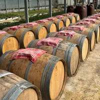 <em class="placeholder">barriques de vinaigre dans une serre à Cadillac en Gironde</em>