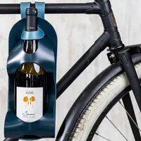 La Bouclée : un porte-bouteille en cuir pour transporter le vin à vélo