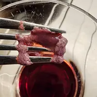 Précipitation de quercétine dans un vin rouge