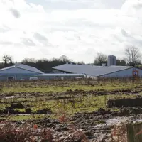 Boyé Accouvage a fait le choix de bâtiments dynamiques obscurs conduits en une ou deux unités de 11 ou 12 000 poules.