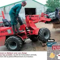 Toujours se déplacer avec une charge le plus bas possible. Du fait de l’articulation centrale, le Pichon 330 se pilote différemment d’un tracteur.