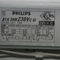 Le ballast électronique gradable (de catégorie EEI A1) augmente  la fréquence de travail à plus de 20 kHz,  ce qui élimine les clignotements  et augme