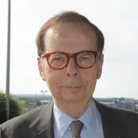 Louis Schweitzer, 76 ans, s’est toujours intéressé aux sujets d’intérêt public. D’abord haut fonctionnaire, il a dirigé le groupe Renault jusqu’en 200