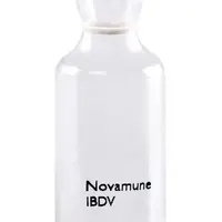 Novamune se présente sous la forme d’une suspension congelée à diluer dans un solvant avant l’injection (0,2 ml/oiseau d’un jour). © Ceva santé animal