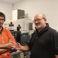Daniel Hauchard (à droite) et Nicolas Cimetière, enseignants-chercheurs à l’École nationale supérieure de Chimie de Rennes. « Chaque eau d’élevage est