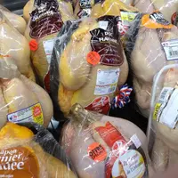 Avant la loi Egalim, les volumes vendus en promotion dans les GMS étaient d’environ 50 % pour les volailles festives et de 70 % pour le foie gras. © P