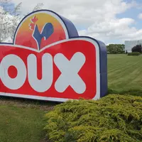 Doux a été le principal bénéficiaire des restitutions européennes.Mises en cause en 1994 par les accords du Gatt, les aides à l'exportation des poulet