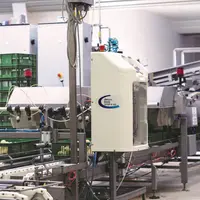 Desvac s’est fait connaître par ses vaccinateurs à aiguille portatifs Dovac et Imvac, mais est aussi présent dans la vaccination par pulvérisation au