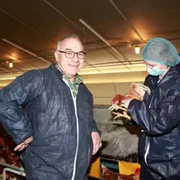 Christian Talon et Marlène Lasserre.  Malgré ses vingt ans de métier, Christian Talon apprécie l’œil extérieur des techniciennes de Valsoleil pour amé