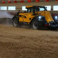 Les télescopiques compacts, tels que le Dieci Agri Farmer, sont un bon compromis grâce à leur dimensions, leurs performances  et leur polyvalence.