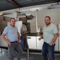 Associés avec leur père Pierrick, Nicolas et Sébastien Saliou viennent d’investir dans un nouveau centre de conditionnement d’œufs.