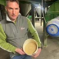 Éleveur « fafeur » installé à Avenhein, Hervé Roeckel a franchi le pas de la conservation par inertage du maïs humide pour ne plus revivre la récolte