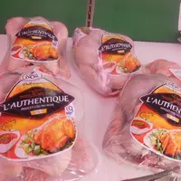 Evollys commercialise du poulet JA blanc ou jaune, mais aussi du pouletconventionnel, sous plusieurs marques, notamment Ty Gayar.
