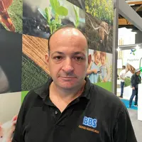 Julien Derval, éleveur de volailles de chair dans le Morbihan