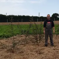 Sébastien Mahé, éleveur de poules pondeuses plein air : « Les arbres sur les parcours contribuent à diminuer le stress des animaux, et donc indirectem
