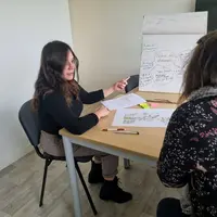 L'accompagnement pilote sur la biosécurité, effectué dans le cadre du projet NetPoulSafe, a permis aux éleveurs de « dépasser des blocages » et de tro