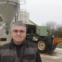 Philippe Clautour n'est pas inquiet pour l'après-transmission. Avec son épouse Anita, ils trouveront du travail pour finir d'acquérir leurs droits à l