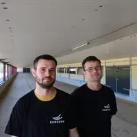 Les deux frères, Lionel et Xavier Rivoal, âgés de 40 et 36 ans, introduisent avec un préau une différenciation Bien-être dans
