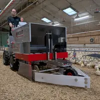 <em class="placeholder">La litière du bâtiment de 1 200 m2 est aérée et repaillée en moins d'une demi-heure avec le Scoop Tract Aerolit.</em>