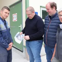 <em class="placeholder">Les éleveurs Nathalie Letourneur et son fils Pierre sont accompagnés dans le suivi sanitaire de leur élevage par Anthony Miatt