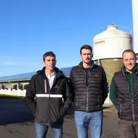 <em class="placeholder">Stéphane Barré avec VIncent Hillaireau et Thibaud Nicolas de Sanders Bretagne. </em>