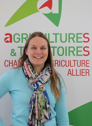 Portrait d'Amélie Bouchant, conseillère fourrage et alimentation au service élevage de la Chambre agriculture Allier.
