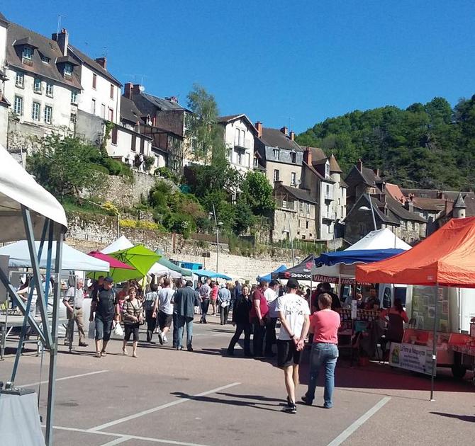 En Creuse, c'est le marché d'Aubusson qui a ouvert la saison ...