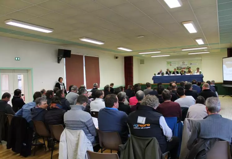 Une centaine de personnes a répondu présent à l’AG qui s’est tenue à Liernolles.
