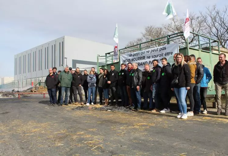 Une mobilisation d’agriculteurs venus de l’Allier, du Puy-de-Dôme, de Haute-Loire et du Cantal qui s’est poursuivie jusqu’au vendredi.