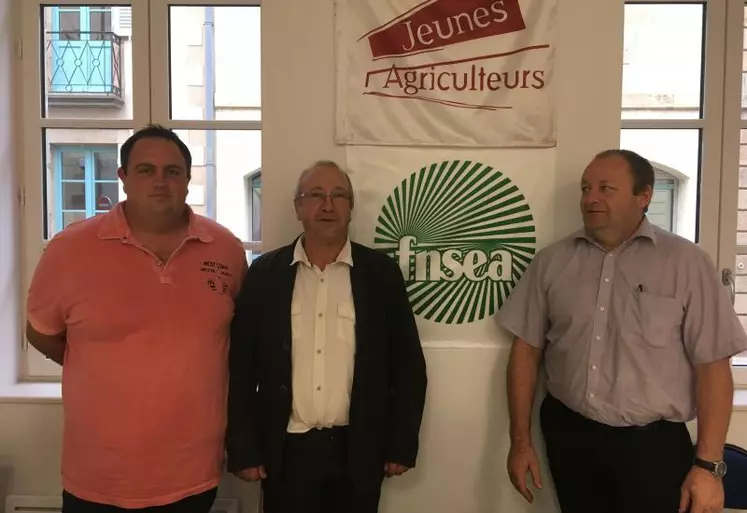 Geoffrey Rivaux, président des JA, Gilles Cabart, président de la FNSEA 03 et Patrice Bonnin, président de la Chambre d’agriculture 
de l’Allier.