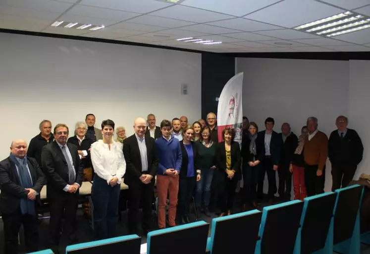 L’ensemble des experts fonciers et agricoles de l’Allier, aux côtés des partenaires de la profession.