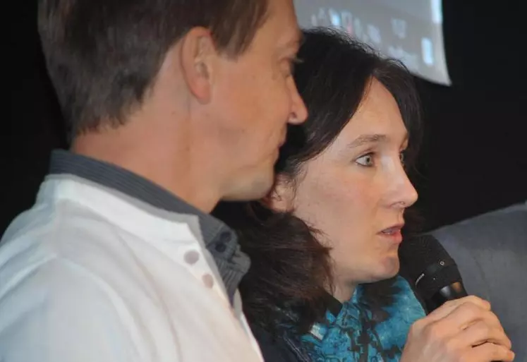 Primés quatre fois au concours Fermier d’or 2017, Olivier et Céline Artigue, d’Anse dans le Rhône élèvent des canards, des porcs, et des poulets, en plein air. Ils transforment à la ferme et commercialisent 90 % de leur production à des particuliers.